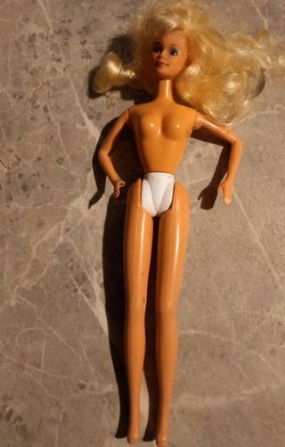 4 Barbie + vestiti vintage +accessori 