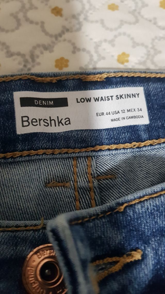 Vaqueros rotos elásticos, nuevos, usados un rato