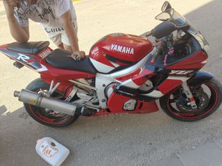 Yamaha R6 Moto