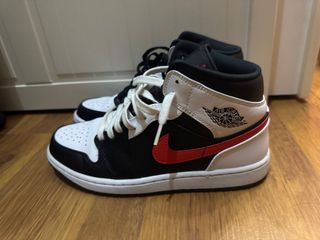 Nike Air Jordan 1 Mid - Chile Red