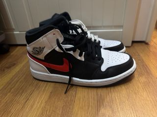 Nike Air Jordan 1 Mid - Chile Red