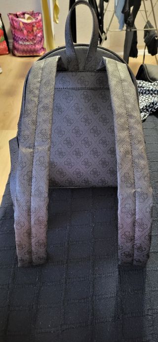 Mochila Guess negra