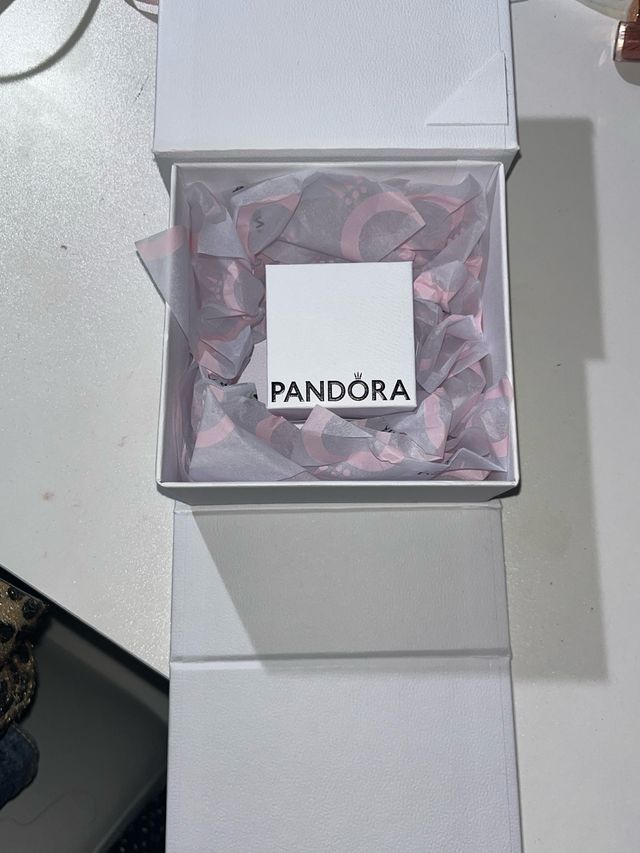Anillo Pandora oro rosa con dos cajas incluidas