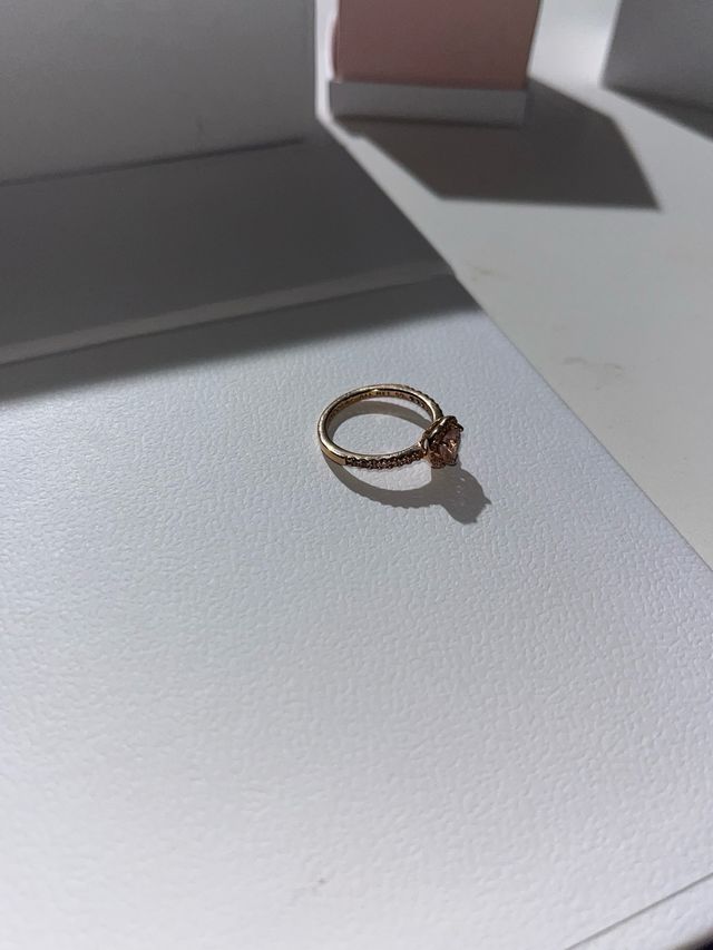 Anillo Pandora oro rosa con dos cajas incluidas