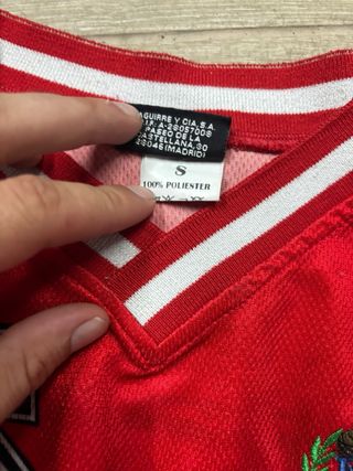 Camiseta roja John Smith