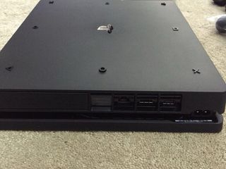 PS4 Slim (PlayStation 4) Negra(NEGOCIABLE)
