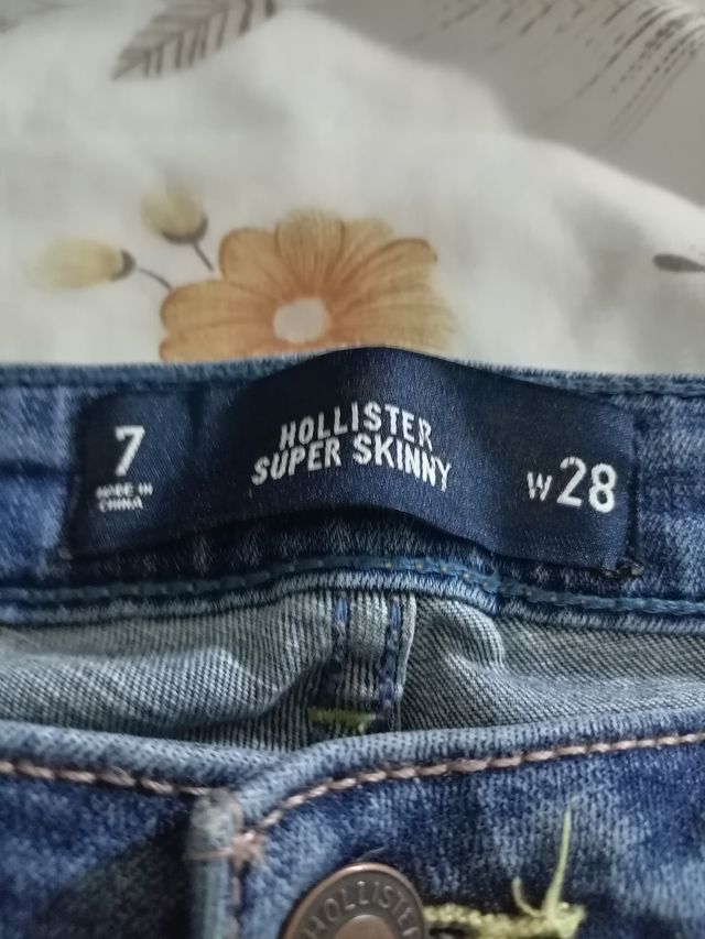 Jeans Rotos Hollister Super Skinny - Mujer