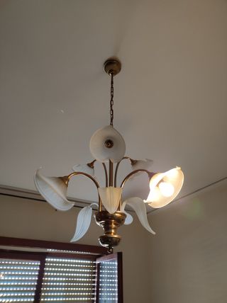 Lampadario vintage oro e bianco