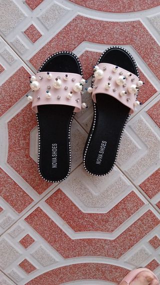 Sandalias NOVA SHOES con perlas
