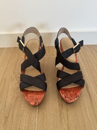 Sandalias Bimba y Lola negras y marrón, talla 39