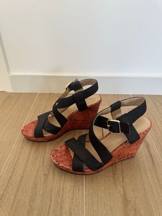 Sandalias Bimba y Lola negras y marrón, talla 39