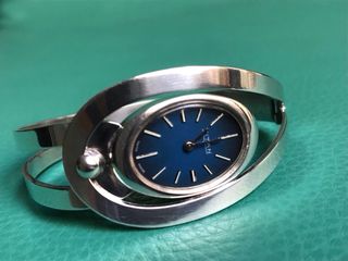 RELOJ JOYA SUIZO TITAN ANALÓGICO EN PLATA.