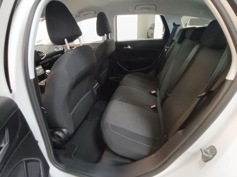 Peugeot 308 2019, foto 12