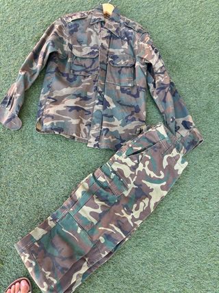Traje militar camuflaje / caza/ pesca talla L