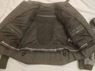 Giacca moto REVIT Matador in pelle
nuova.. Affare!