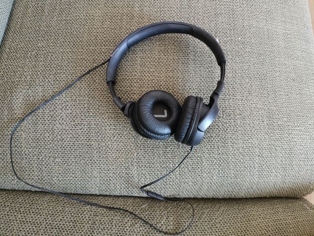 Cuffie JBL nere - da riparare