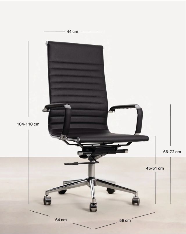 Silla oficina negra polipiel en color negro.
