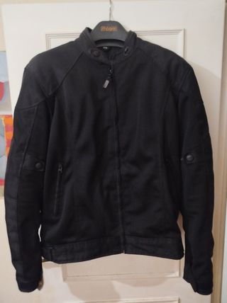 Chaqueta moto de verano negra, perforada 