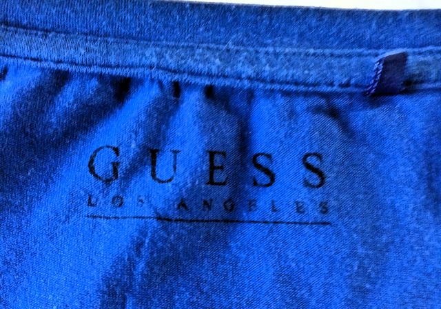 Camiseta Bonita Guess Azul Con Pedreria - Mujer