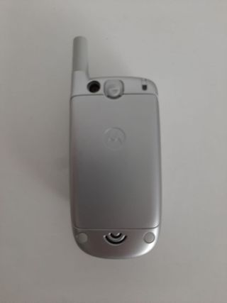 Motorola teléfono móvil plateado