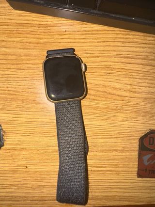 Apple Watch SE 40mm GPS - Dorado