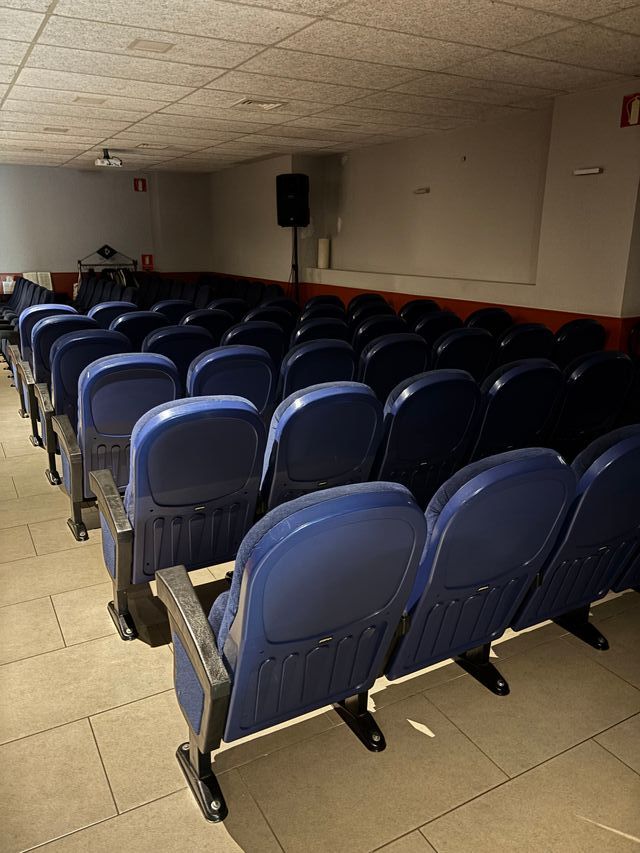 180 Butacas azules de conferencia