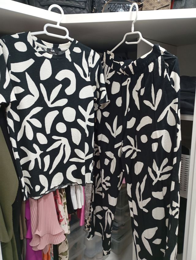 Conjunto C&A - T-shirt y pantalón