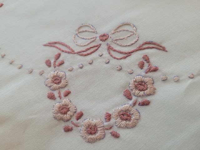 Lenzuola matrimoniali ricamate a mano , Vintage