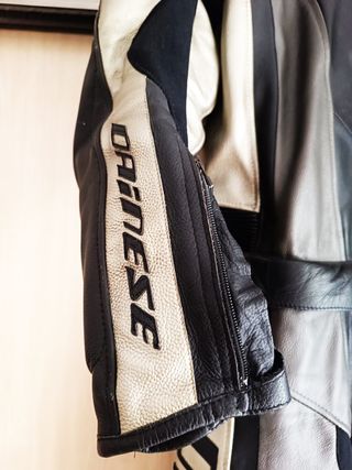 Mono moto Dainese 2 piezas talla 50 y espaldera