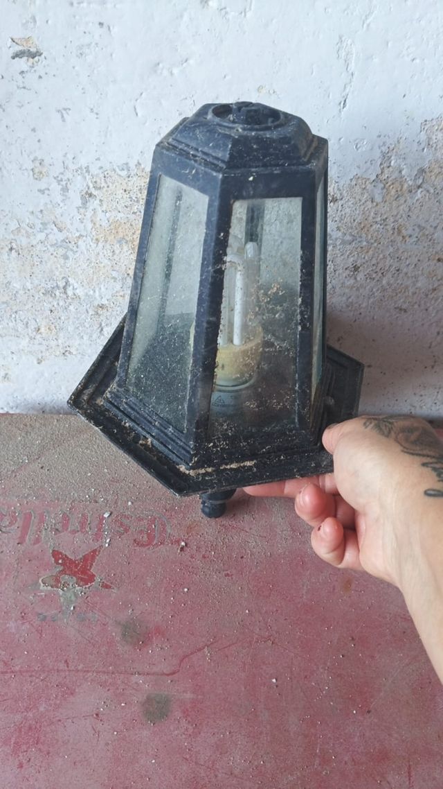 Farola exterior negra - metal y cristal