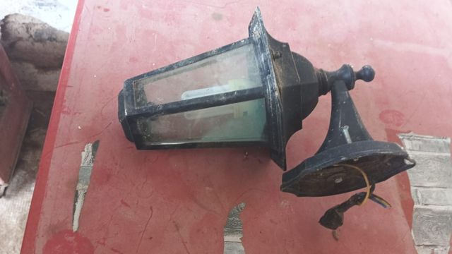 Farola exterior negra - metal y cristal