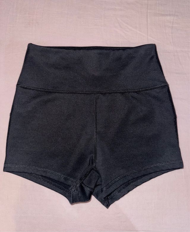 Short deportivo negro