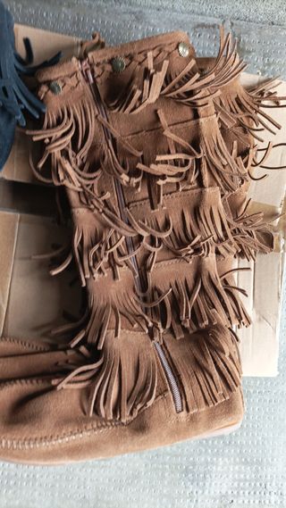 Coppia Stivaletti Minnetonka