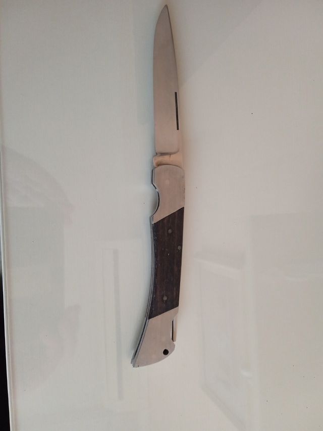 Navaja plegable marrón y plata 24cm