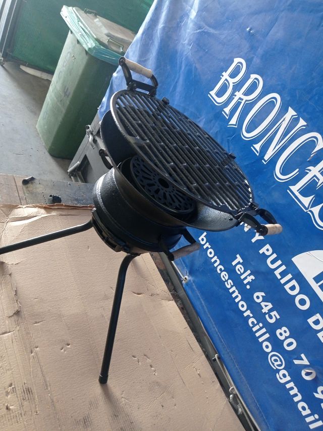 Barbacoa portátil metálica negra