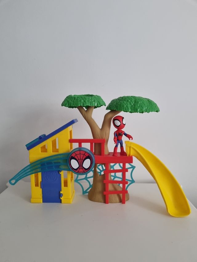 Cuartel Casita Tobogán de Spidey + Figura Spidey