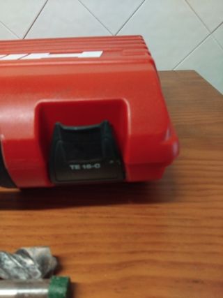 Maletín HILTI   T 16 
Martillo percutor taladro 
