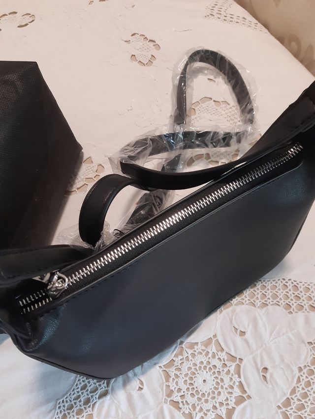 ULTIMO PRECIO Bolso bandolera negro