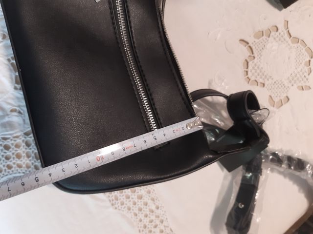 ULTIMO PRECIO Bolso bandolera negro