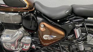 Royal Enfield Classic 350 marrón