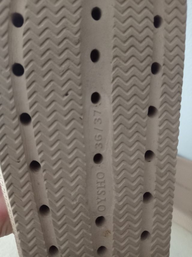 Sandalias OYSHO beige