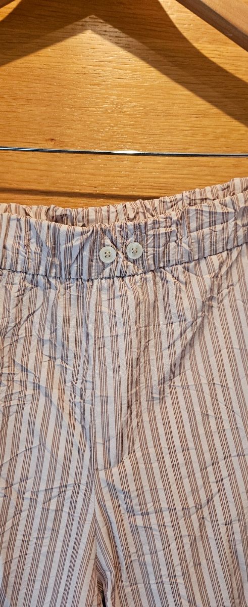 Pijama Zara rayas beige-marrón