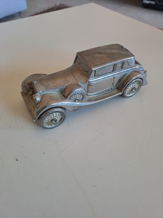 Salvadanaio auto d'epoca in metallo