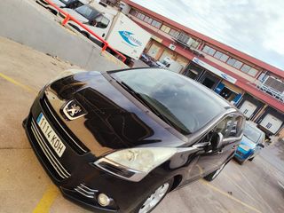 Peugeot 5008 2012