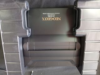 Neo Geo X Gold: consola + cargador