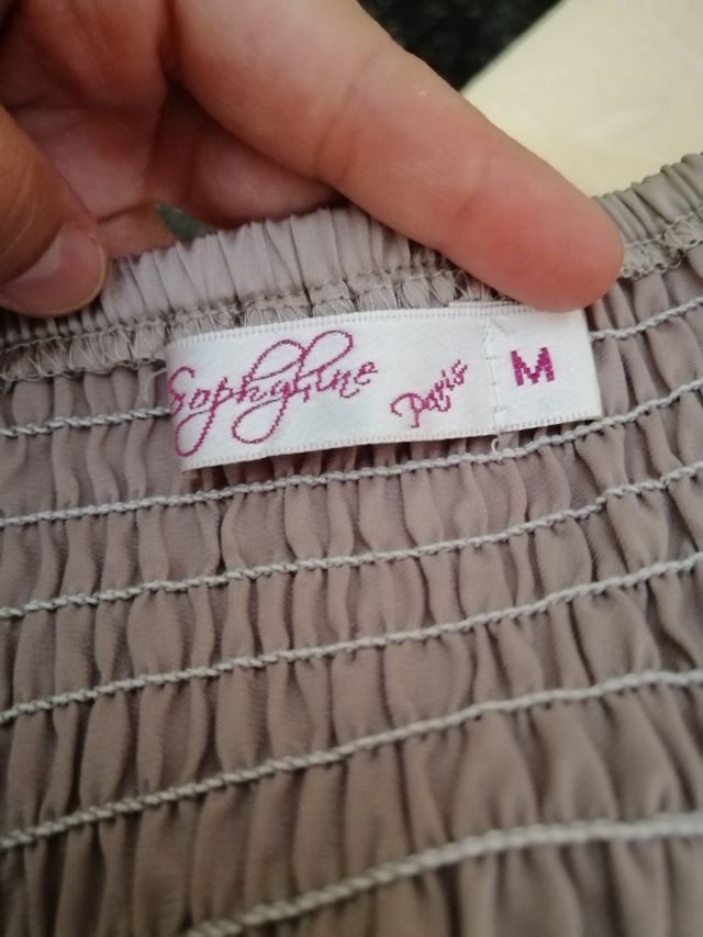 Mono raso beige y coral