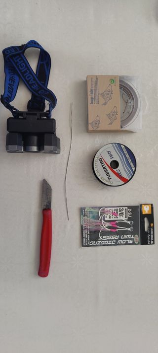 Kit Pesca: lenza, ami, fili, pimbi, galleggianti.