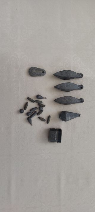 Kit Pesca: lenza, ami, fili, pimbi, galleggianti.