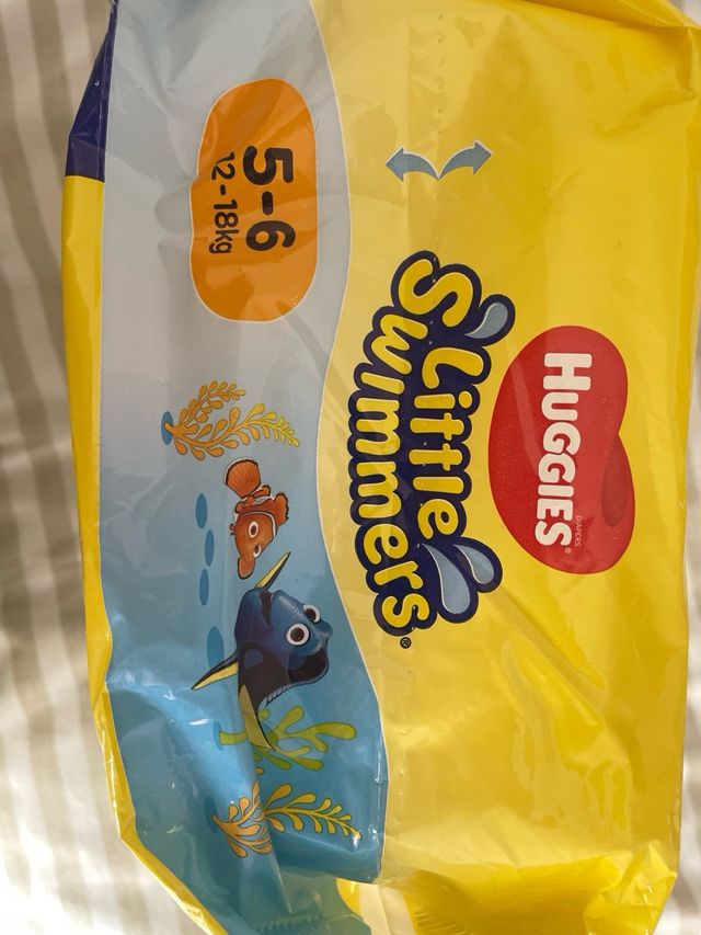 Huggies Little Swimmers 5-6 (12-18k). 19 un