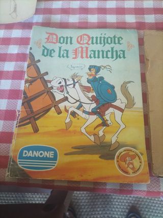 3 Álbumes cromos África, Don Quijote y dinosaurio